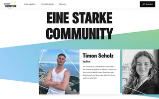 Screenshot der Queermentor-Website. Im Fokus steht die Headline Eine starke Community, darunter sind zwei Bilder von Personen der Community zu sehen. Einer wird im Kurzpfoil als Timon Scholz he/him vorgestellt.