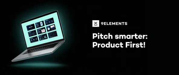 Links ist ein Mock-up eines Laptops mit einer Pitch-Präsentation, rechts steht "Pitch smarter: Product First!"